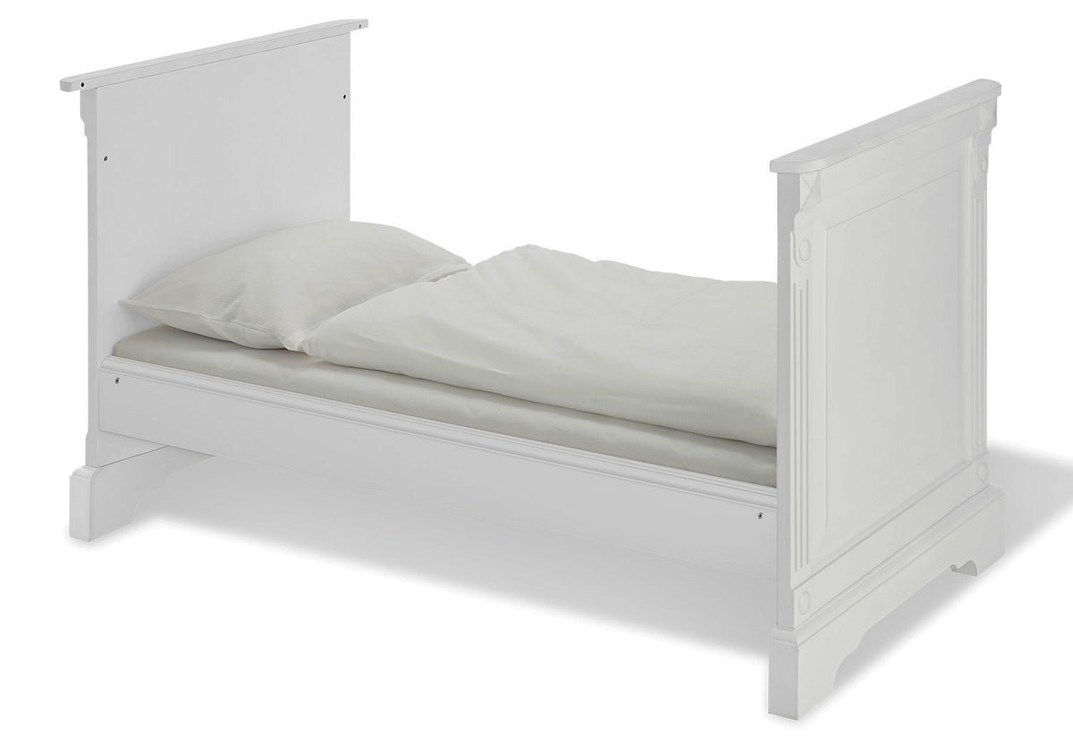 Emilia Cot — White as a junior bed