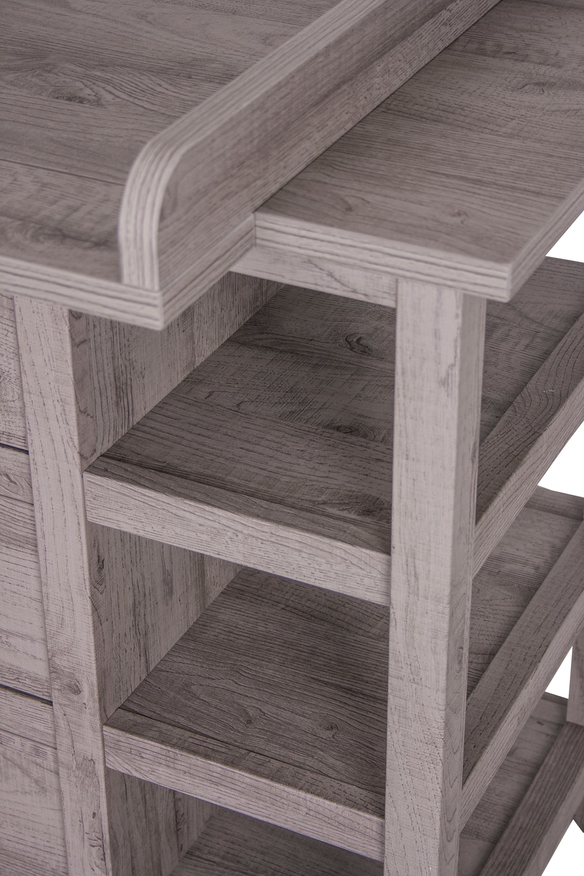 Lyon Chest — shelf detail
