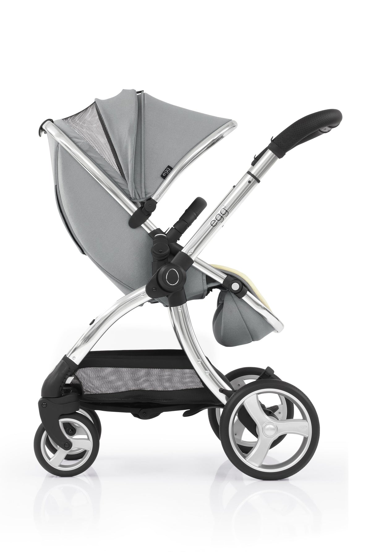 egg2 Stroller — Monument Grey — canopy ventilation open