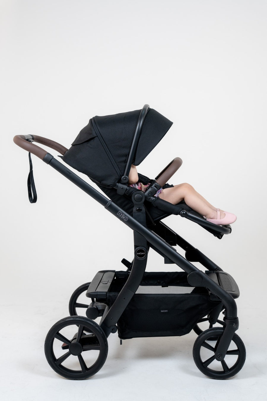 Neo Stroller — Ebony — studio 5
