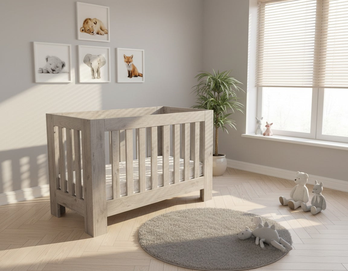 Stan Mini Cot, bright room