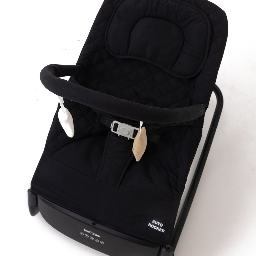 Auto Rocker — Black — seat and harness from above