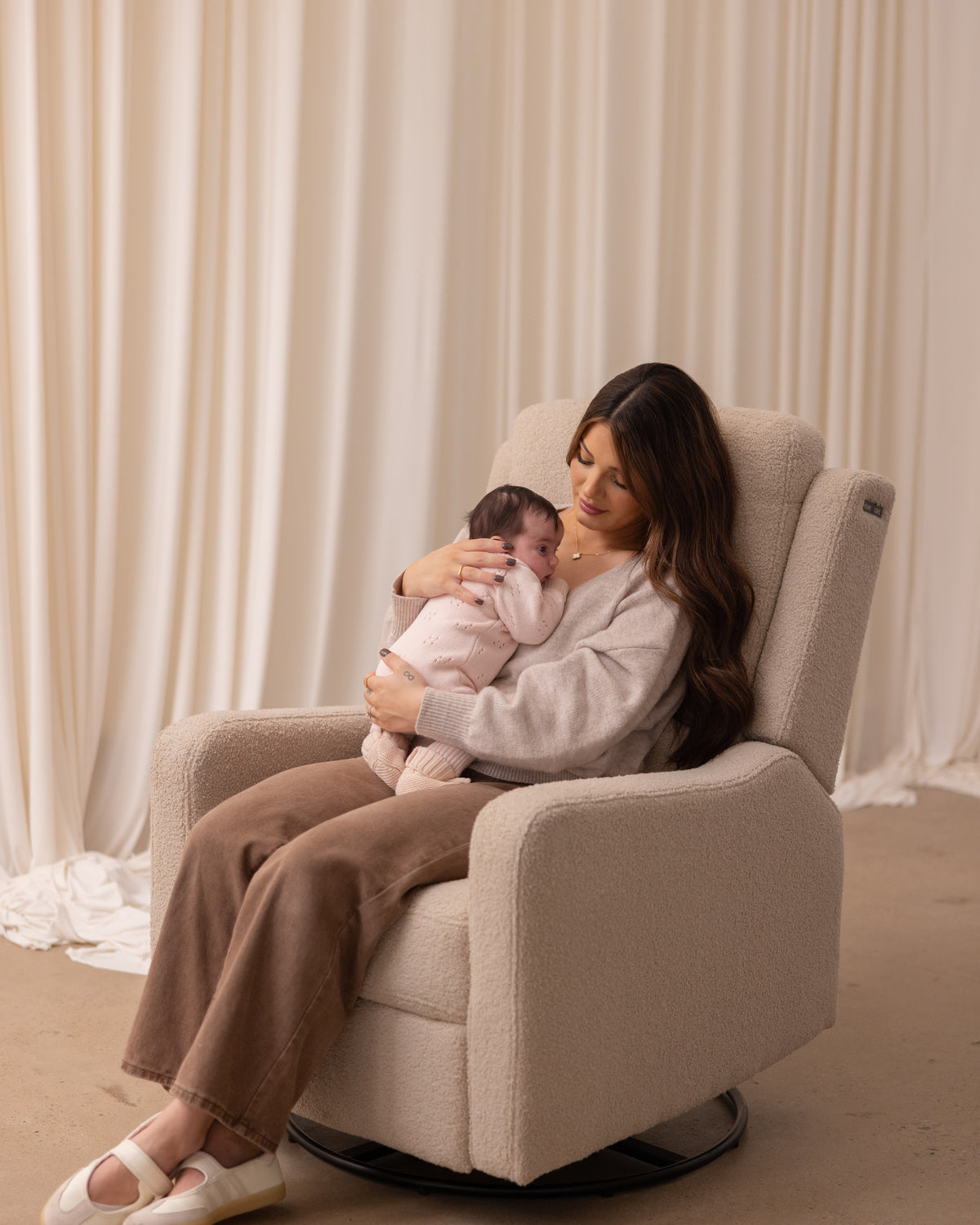 Mila Electric Recliner with Usb — Taupe Teddy — nursing