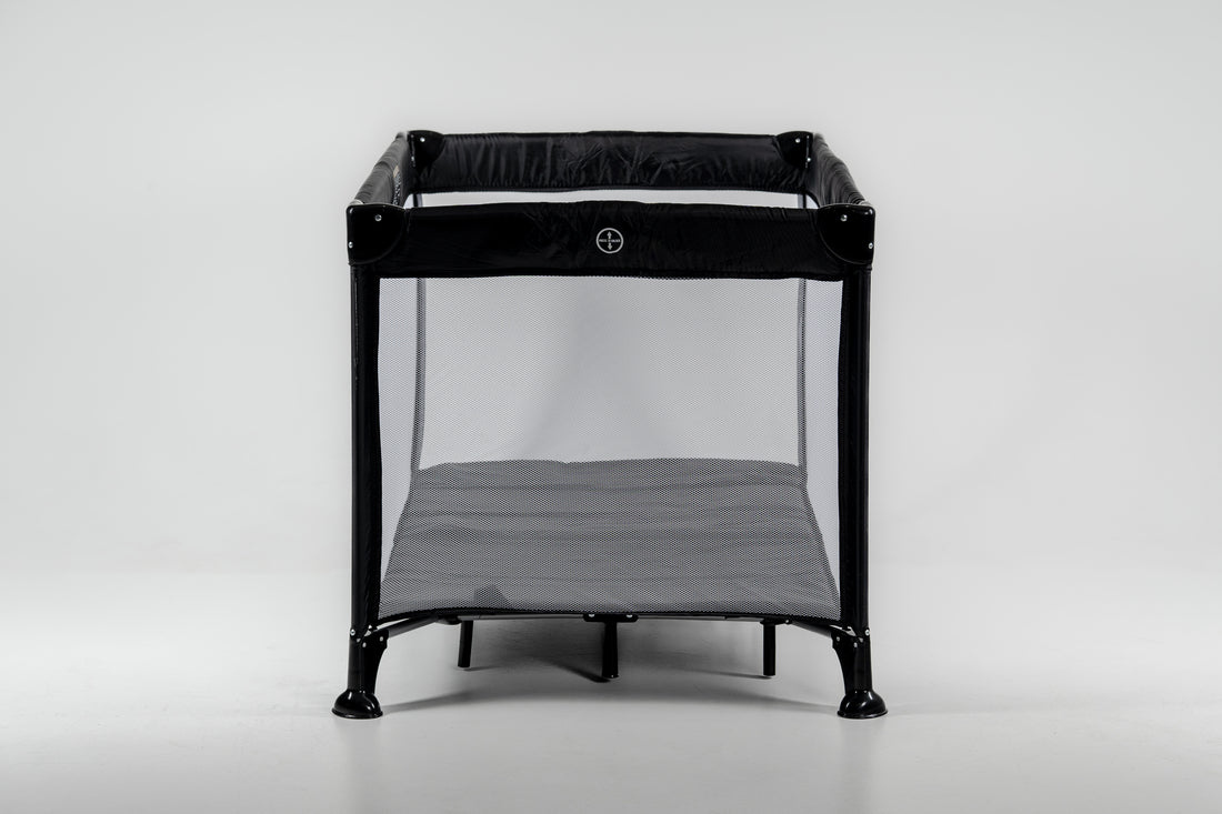 Playland Travel Cot – Nero — A cot that travels
