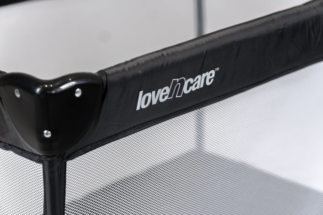 Playland Travel Cot – Nero — Built to last