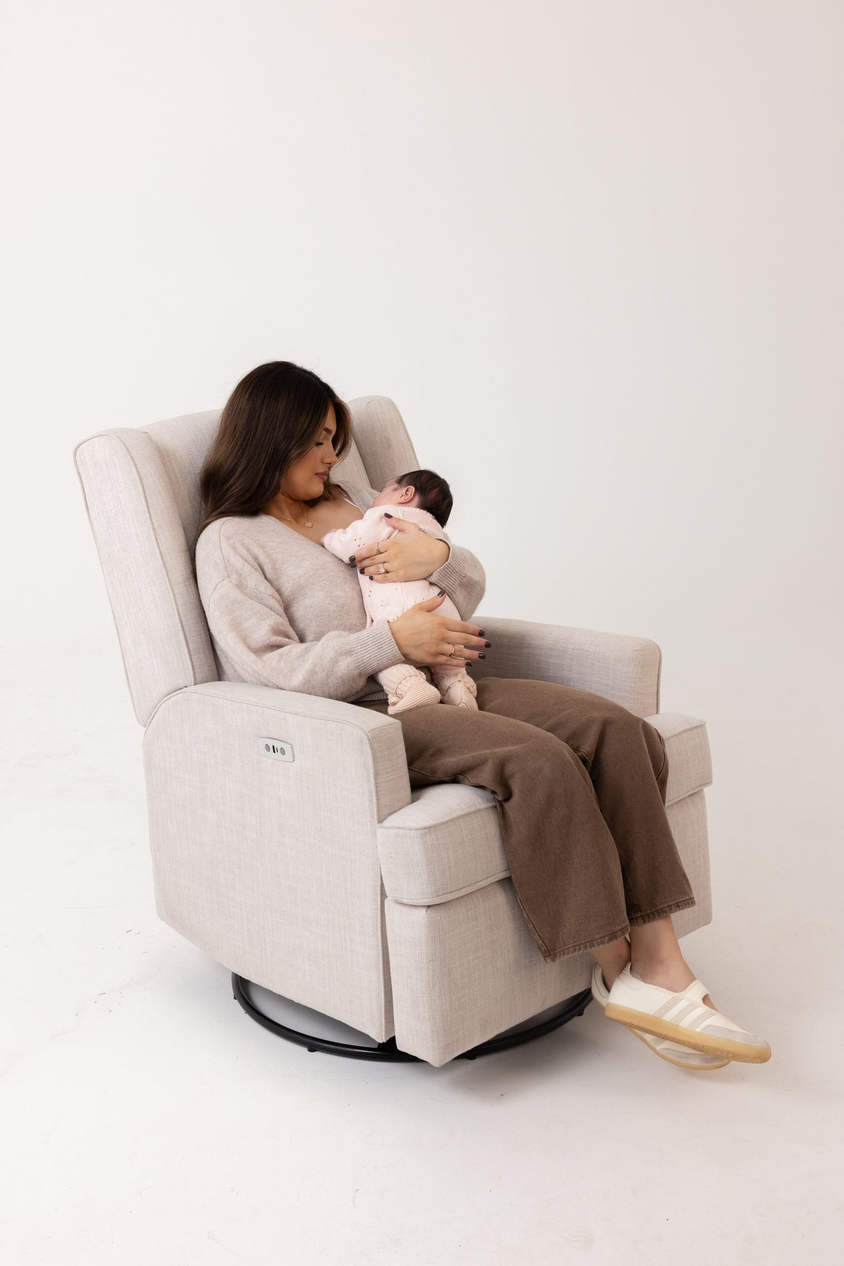 Luna Electric Recliner with USB