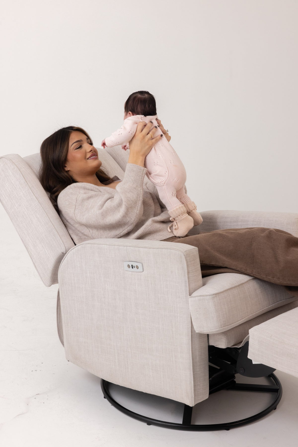 Luna Electric Recliner with USB