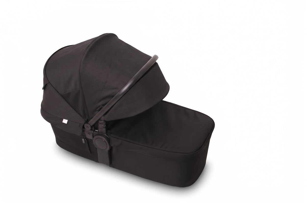 Carry cot, ventilated top to bottom
