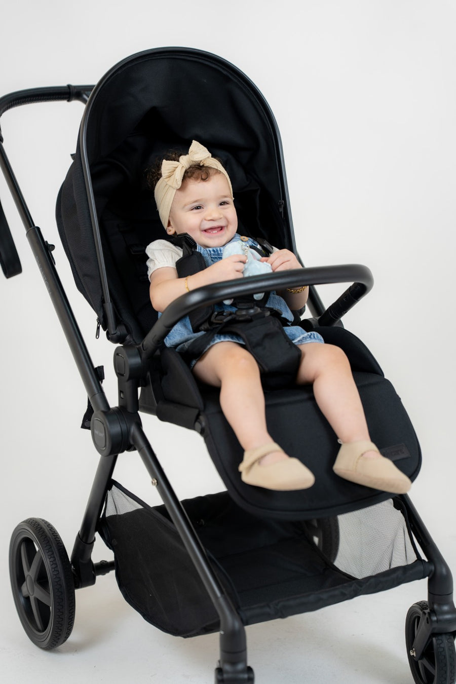 Neo Stroller — Ebony — studio 3